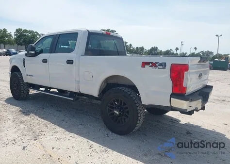 2017 Ford F-250 Xl z USA, uszkodzony, nr VIN 1FT7W2BT4HEB26859